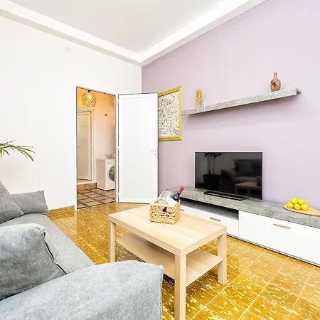 Διαμέρισμα Lunin *